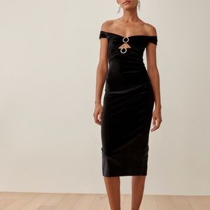 New w/o Tags Reformation Black Velvet Lantern Dress size small